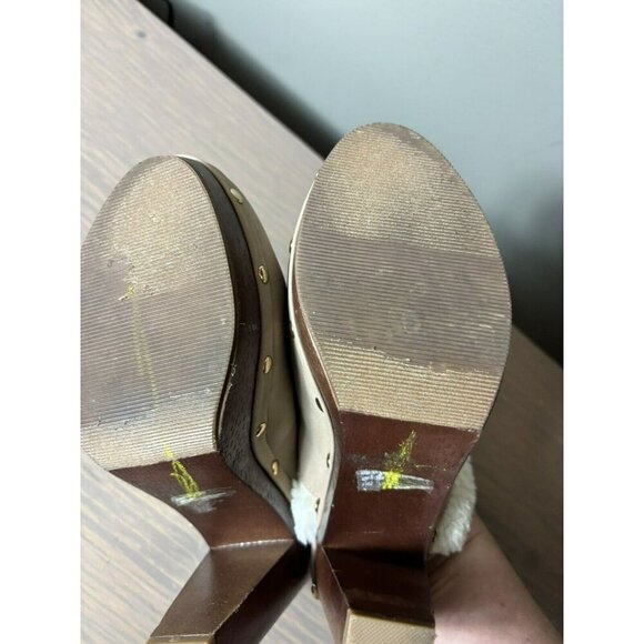 Juicy Couture Anora Faux Fur Shearling Studded Heel Mule Clogs SZ 7.5M Tan - Picture 6 of 9